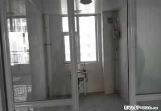 室内干净明亮，南北通透，有一个大阳台 - 临沂28生活网 linyi.28life.net