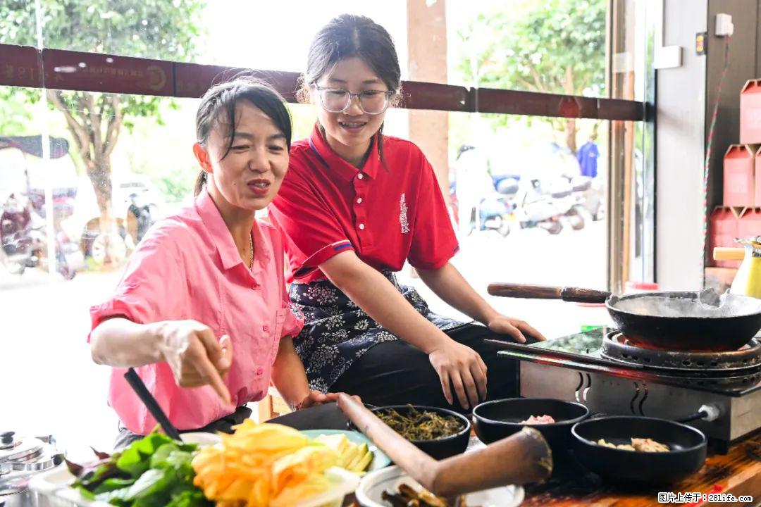 全网追的“扁担女孩”，找了一份暑假工，时薪12元 - 临沂生活资讯 - 临沂28生活网 linyi.28life.net